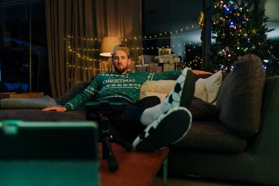 AD SCORCHER Harry Kane stars in Christmas-themed Amazon advert – failing to whip up a festive dinner
