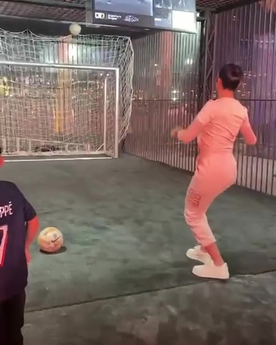 Georgina Rodriguez in Diana Ross moment as Cristiano Ronaldo’s girlfriend shows off her footie skills