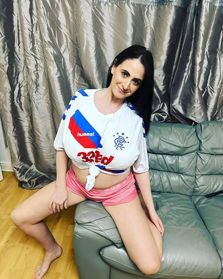 NHS cleaner mum to strip totally naked for Rangers fans – with one catch