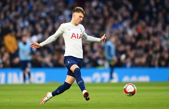 Tottenham set to sell defender for £15m this summer