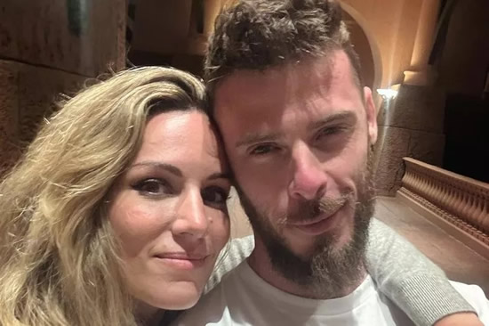 David de Gea trolled by former Man Utd team-mate as he poses on beach holiday with WAG