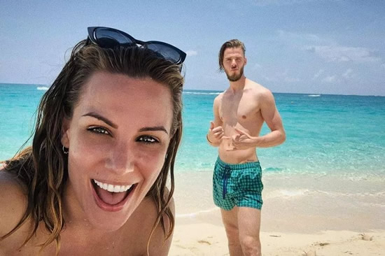David De Gea told he could earn £24m a year from sexy content after leaving Man Utd