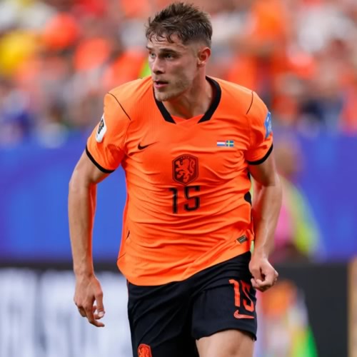 English Model Ella Buffin Supports Dutch Partner at World Cup